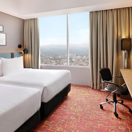Mercure Bandung Nexa Supratman Exteriér fotografie