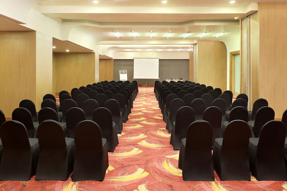 Mercure Bandung Nexa Supratman Exteriér fotografie